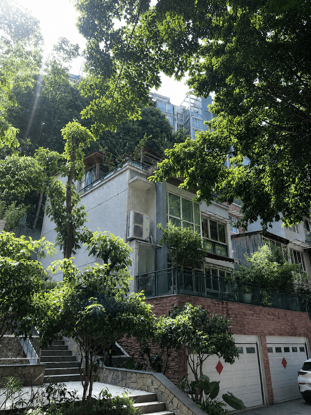 庆阳岛居岁月从容升级：小小岛老别墅加装蒂升悦行款电梯